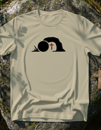 He's Alive Cross - T-Shirt